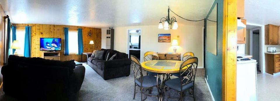 Austin'S Chuckwagon Motel Торрі Екстер'єр фото